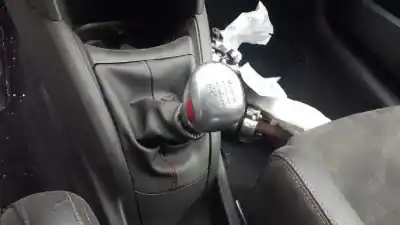 Veicolo di demolizione peugeot                                            208                                                                                                                                                                                                                                                        gti                                                                                                                                                                                                                                                        dell'anno 2017 alimentato 5g04