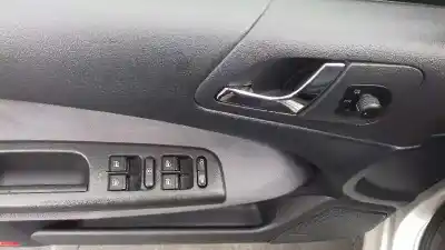 Veículo de Sucata skoda octavia berlina (1u2) 1.6 do ano 2001 alimentado avu