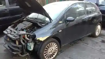 Veicolo di demolizione FIAT GRANDE PUNTO (199_) 1.3 D MULTIJET (199.AXD11, 199.AXD1A, 199.AXD1B,... dell'anno 2005 alimentato 199A3000