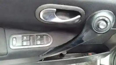 Veículo de Sucata renault                                            megane ii sedán (lm0/1_)                                                                                                                                                                                                                                   1.9 dci (lm0g lm1g lm2c) do ano 2004 alimentado f9q b8