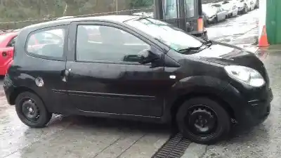 Здавання транспортного засобу renault twingo authentique року 2008 потужний 