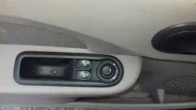 Здавання транспортного засобу renault twingo authentique року 2008 потужний 