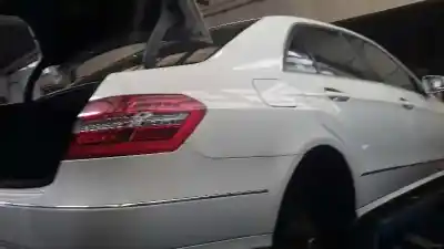 Здавання транспортного засобу mercedes-benz clase e (w212) lim. 2.1 cdi cat року 2009 потужний 651924