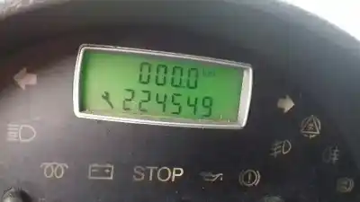 Véhicule à la ferraille citroen c8 2.0 hdi x de l'année 2002 alimenté rht
