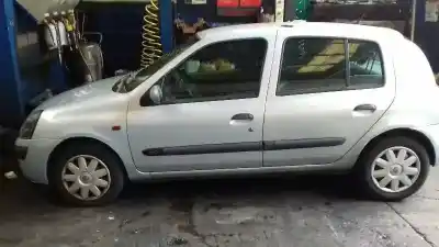 Здавання транспортного засобу RENAULT CLIO II FASE II (B/CB0) 1.5 dCi Diesel 65 CV / 48 KW року 2001 потужний K9K A7