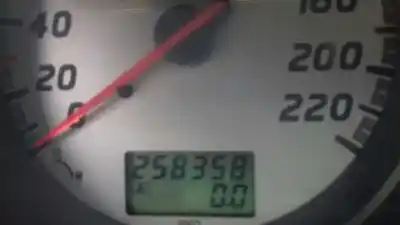 Véhicule à la ferraille nissan x-trail (t30) 2.2 16v turbodiesel cat de l'année 2002 alimenté yd22
