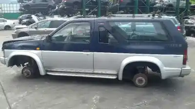 Véhicule à la ferraille nissan terrano (wd21) 2.7 td de l'année 1992 alimenté td27t