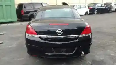 Véhicule à la ferraille opel astra twin top 1.8 16v de l'année 2006 alimenté z18xer