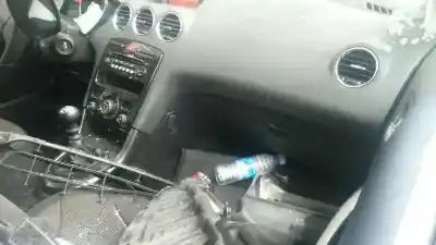 Здавання транспортного засобу peugeot 308 sw ii (lc_, lj_, lr_, lx_, l4_) 1.6 hdi / bluehdi 115 (lcbhxm lcbhxt) року 2014 потужний 9h05