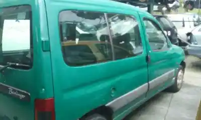 Véhicule à la ferraille citroen berlingo 1.9 diesel de l'année 1996 alimenté d9b