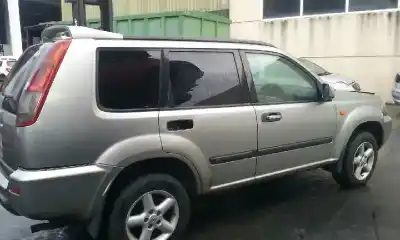 Véhicule à la ferraille nissan x-trail (t30) 2.2 16v turbodiesel cat de l'année 2002 alimenté yd22