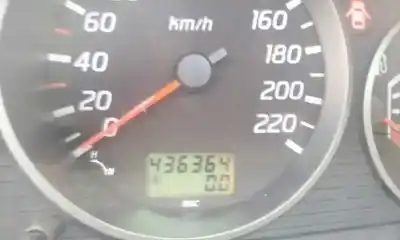 Véhicule à la ferraille nissan x-trail (t30) 2.2 16v turbodiesel cat de l'année 2002 alimenté yd22