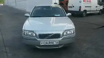 Véhicule à la ferraille VOLVO S80 BERLINA 2.5 D de l'année 1999 alimenté D5252T