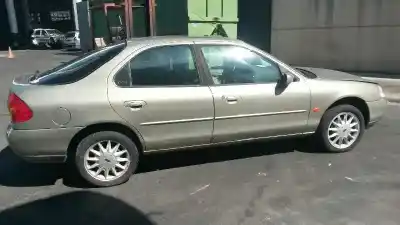 Sloopvoertuig ford mondeo berlina (gd) ambiente van het jaar 2000 aangedreven nga