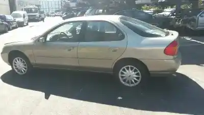 Sloopvoertuig ford mondeo berlina (gd) ambiente van het jaar 2000 aangedreven nga