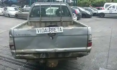 Véhicule à la ferraille mitsubishi l 200 (k6/7) 2.5 td cat de l'année 2002 alimenté 4d56