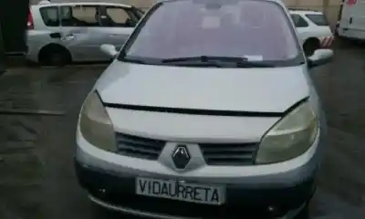 Veicolo di demolizione RENAULT SCÉNIC II (JM0/1_) 1.6 (JM0C JM0J JM1B) dell'anno 2004 alimentato K4M T7