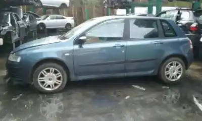 Scrapping Vehicle fiat stilo (192_) 1.6 16v (192_xb1a) of the year 2001 powered 182b6000