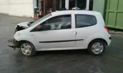 Veicolo di demolizione renault twingo 1.5 dci diesel dell'anno 2007 alimentato k9k740
