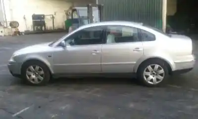 Hurda Aracı volkswagen passat berlina (3b3) 2.8 v6 30v yılın 2001 güçlü amx