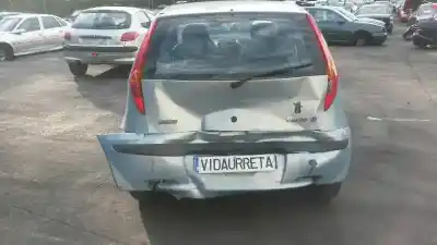 Veicolo di demolizione fiat punto berlina (188) 1.2 8v dynamic dell'anno 2001 alimentato 188a4000