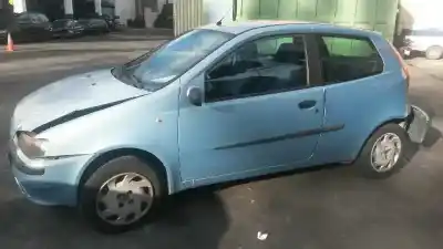 Veicolo di demolizione fiat punto berlina (188) 1.2 8v dynamic dell'anno 2001 alimentato 188a4000