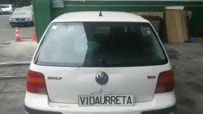 Veículo de Sucata volkswagen golf iv berlina (1j1) básico do ano 2000 alimentado aqm