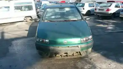 Veículo de Sucata FIAT PUNTO BERLINA (176) 1.2 CAT do ano 2001 alimentado 