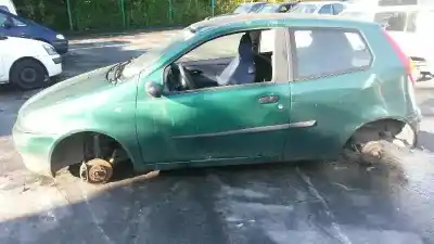 Veículo de Sucata fiat punto berlina (176) 1.2 cat do ano 2001 alimentado 