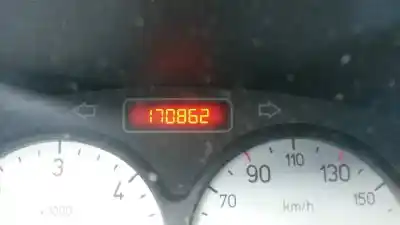 Véhicule à la ferraille peugeot 206+ básico de l'année 2006 alimenté 8hz