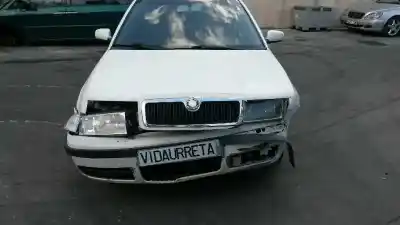 Veículo de Sucata SKODA OCTAVIA BERLINA (1U2) Elegance do ano 2002 alimentado ASV