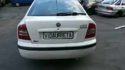 Veículo de Sucata skoda octavia berlina (1u2) elegance do ano 2002 alimentado asv