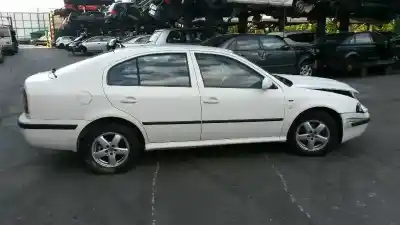 Veículo de Sucata skoda octavia berlina (1u2) elegance do ano 2002 alimentado asv