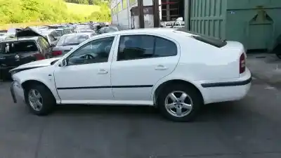 Veículo de Sucata skoda octavia berlina (1u2) elegance do ano 2002 alimentado asv