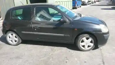 Véhicule à la ferraille RENAULT                                            CLIO II FASE II (B/CB0)                                                                                                                                                                                                                                    Extreme                                                                                                                                                                                                                                                    de l'année 2002 alimenté D4F B7
