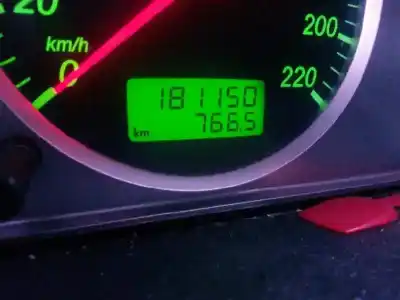 Véhicule à la ferraille ford galaxy (vy) trend de l'année 2000 alimenté auy