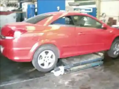 Véhicule à la ferraille opel astra twin top 1.6 16v de l'année 2005 alimenté z16xe1