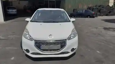 Veículo de Sucata peugeot 208 active do ano 2014 alimentado 9h06