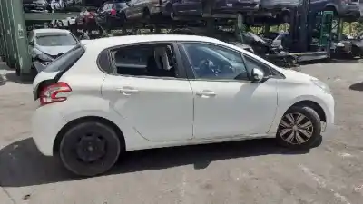 Veículo de Sucata peugeot 208 active do ano 2014 alimentado 9h06