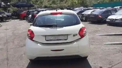 Veículo de Sucata peugeot 208 active do ano 2014 alimentado 9h06