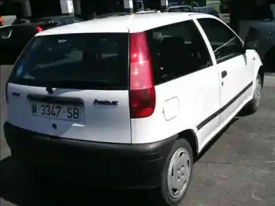 Veículo de Sucata fiat punto berlina (176) 1.2 cat do ano 1993 alimentado 176 a8.000