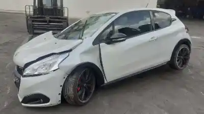 Здавання транспортного засобу peugeot 208 gti року 2017 потужний 5g04