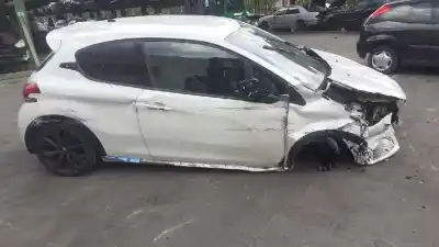 Здавання транспортного засобу peugeot 208 gti року 2017 потужний 5g04