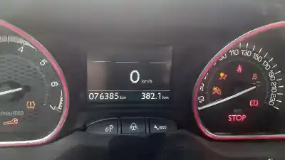Здавання транспортного засобу peugeot 208 gti року 2017 потужний 5g04