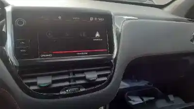 Здавання транспортного засобу peugeot 208 gti року 2017 потужний 5g04