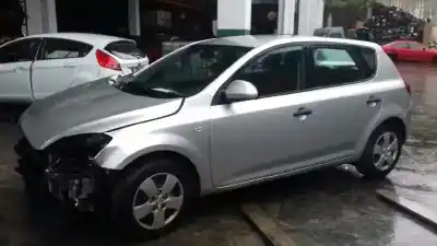 Vehicul casat kia cee´d concept al anului 2008 alimentat g4fa