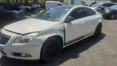 Verschrottungsfahrzeug OPEL INSIGNIA BERLINA Edition des Jahres 2011 angetrieben A20DTH