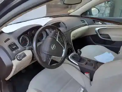 Véhicule à la ferraille opel insignia berlina cosmo de l'année 2010 alimenté a20dth