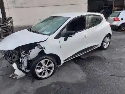 Veicolo di demolizione RENAULT CLIO IV Limited dell'anno 2017 alimentato K9K628