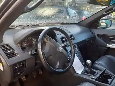 Veículo de Sucata volvo xc90 i (275) d5 awd do ano 2004 alimentado 